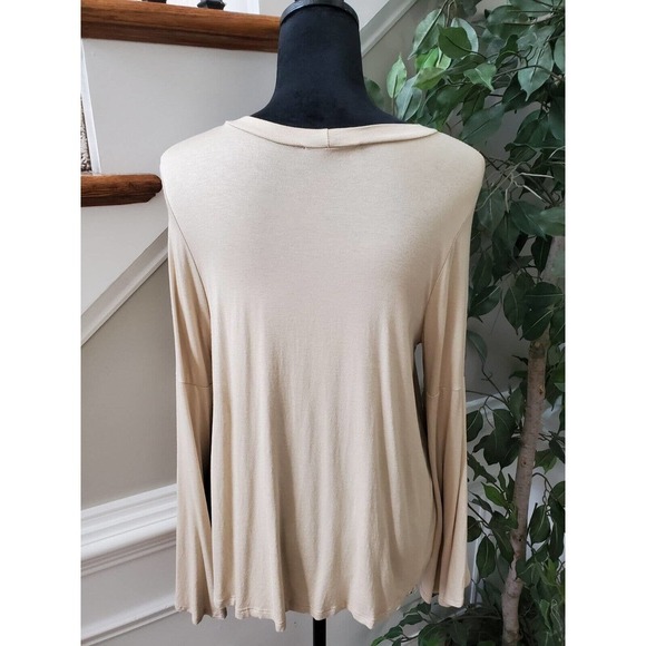 Entro Womens Beige Rayon Long Bell Sleeve Keyhole Neck Top Blouse Size Small - Picture 5 of 10